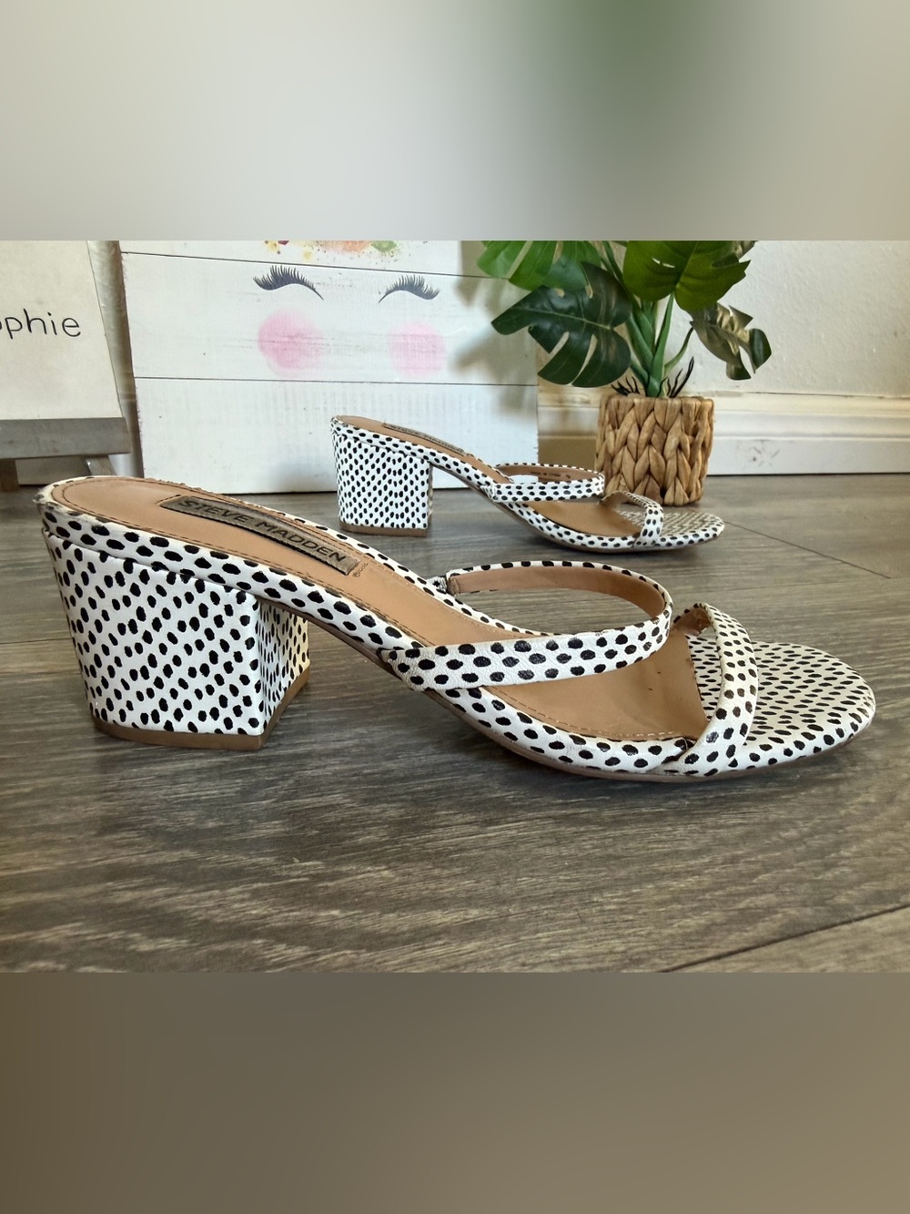 Steve Madden Issy White and Black Polka Dot  Dalmatian Block Heel Sandals Size 7